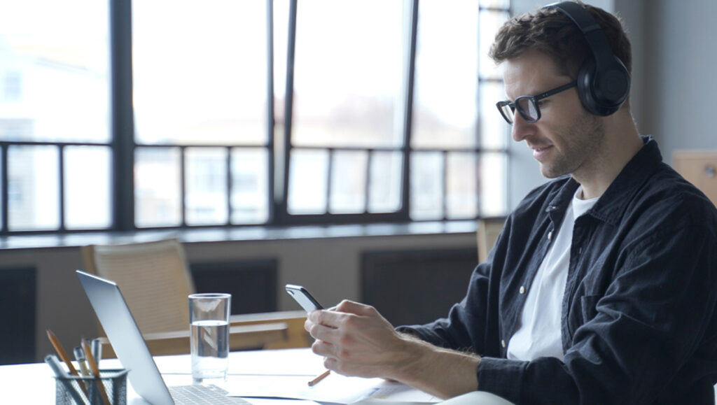 How His Phone Became the Other Woman