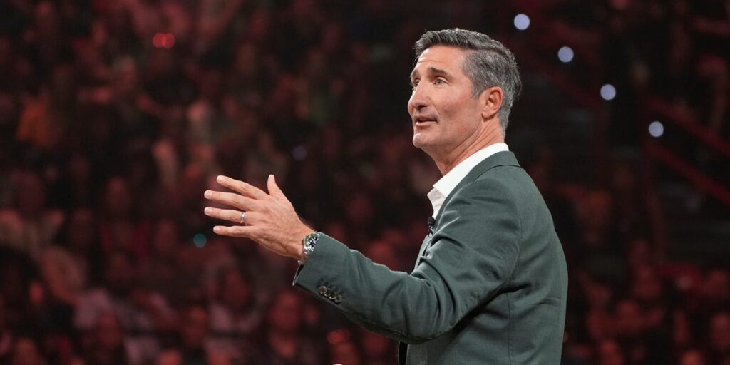 CEO Brian Niccol's Commute to Starbucks' New Office: a 5-Minute Drive