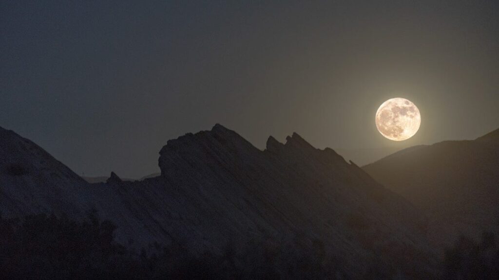 full moon rising