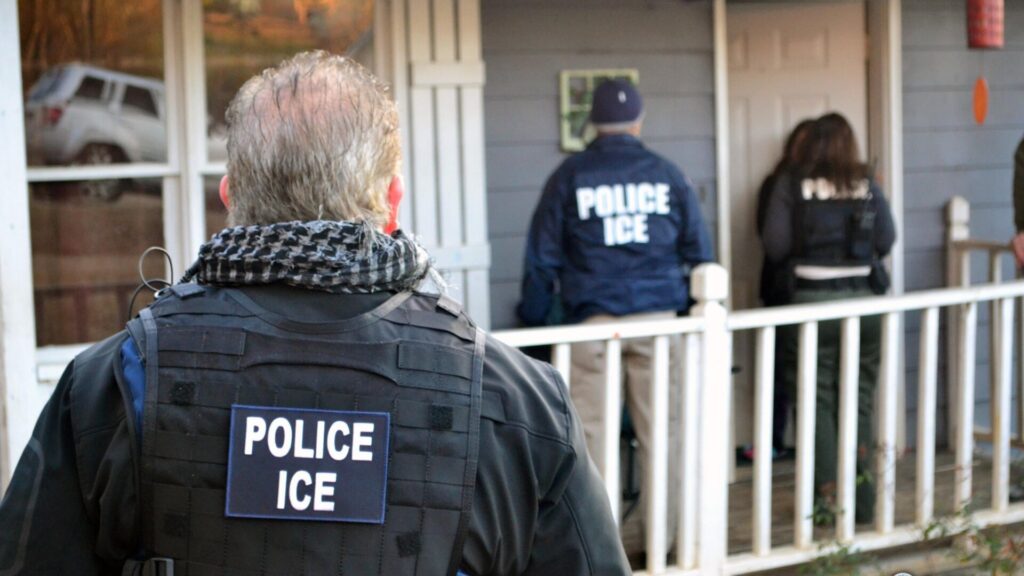 Reddit Users Explode Over Reports of ICE’s New Face and Fingerprint Scanning App