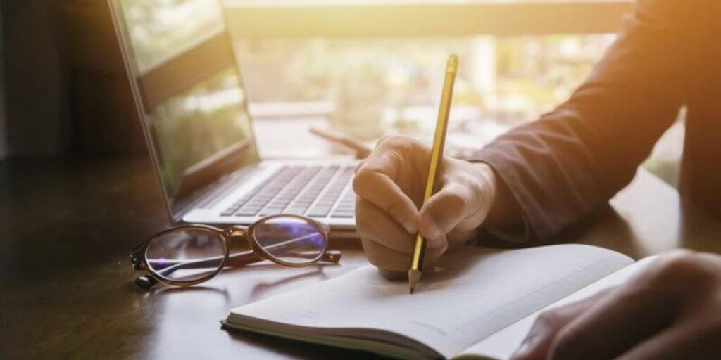 Take This FREE 15 Week Screenwriting Course