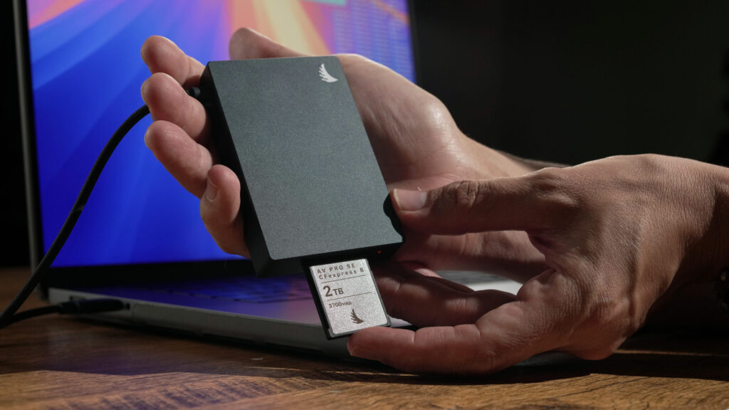 Angelbird Performance Card Reader CFexpress B Review – 3GB/s Speed Makes It an SSD Replacement