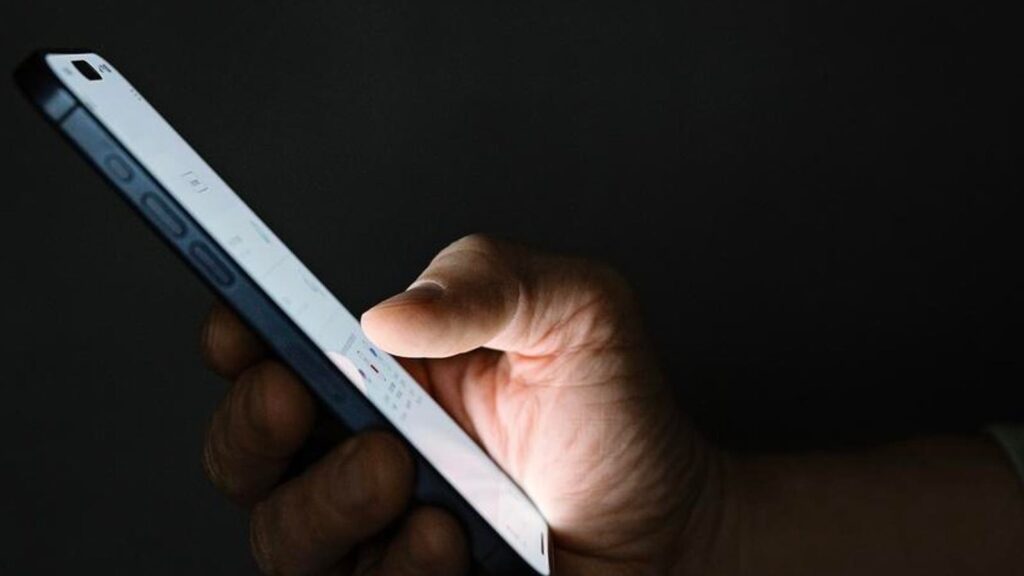 Apple Warns All iPhone Users—Do Not Reply To These Messages