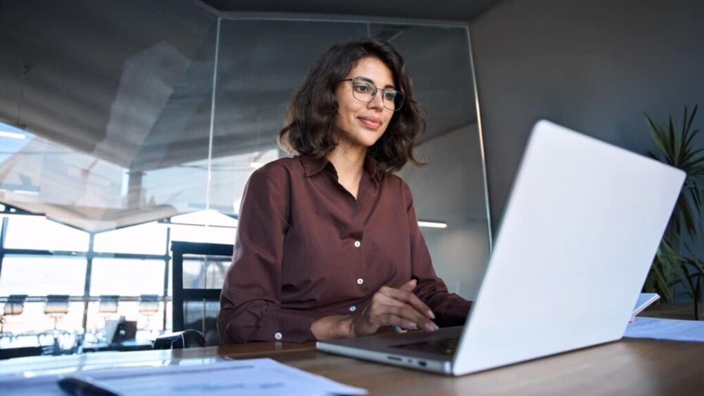 Cardiologist reveals 4 habits that can make your 9-to-5 desk job healthier: ‘Set timer for every 30 to 60 minutes and…’ | Health