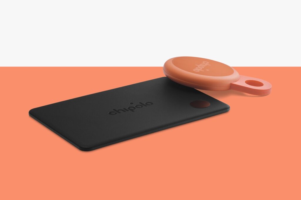 Chipolo LOOP and CARD trackers