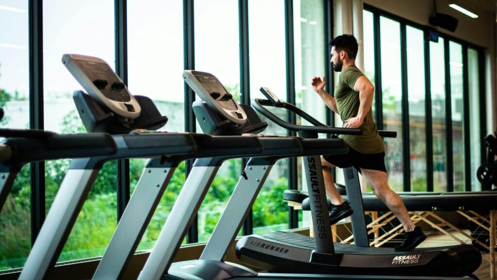 Former footballer and fitness coach gives 4 unbeatable tips on how to be more consistent with gym | Health