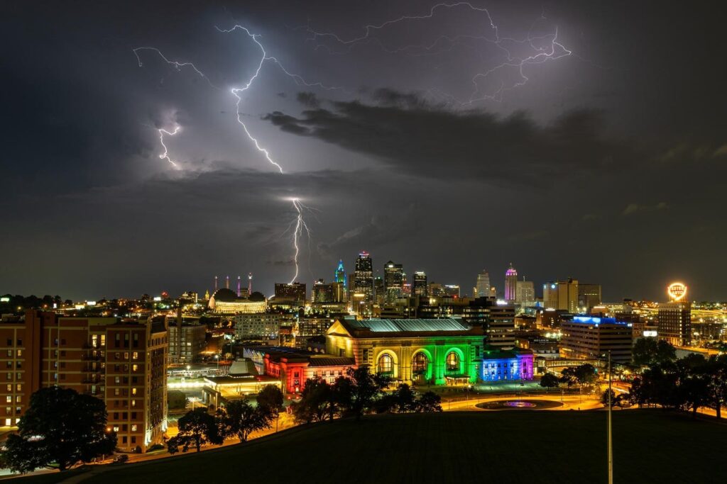 Lightning Bolt 515 Miles Long From Texas To Missouri Breaks Record