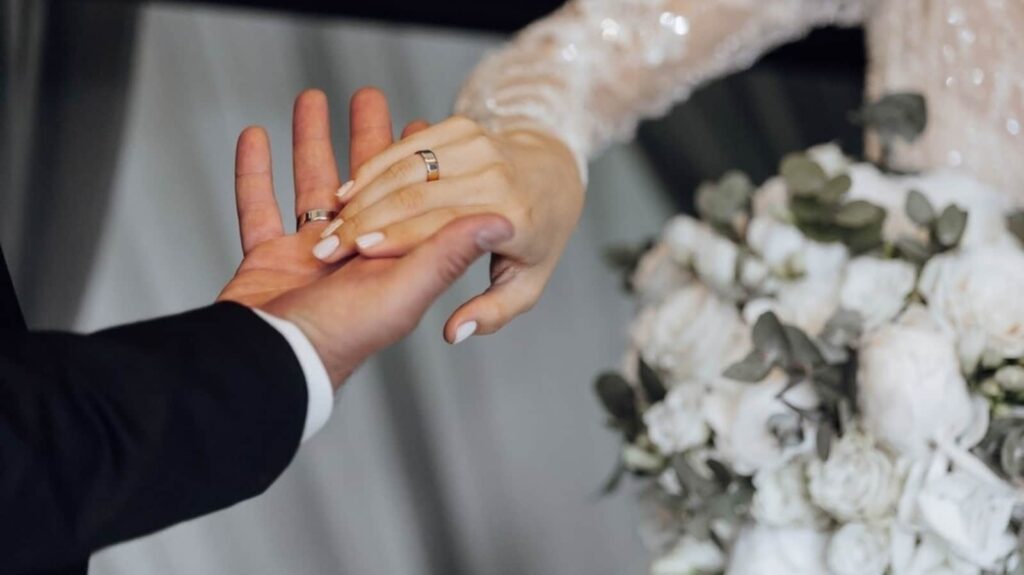 Planning monsoon wedding? 5 hacks to avoid soggy setbacks and keep your big day stylish