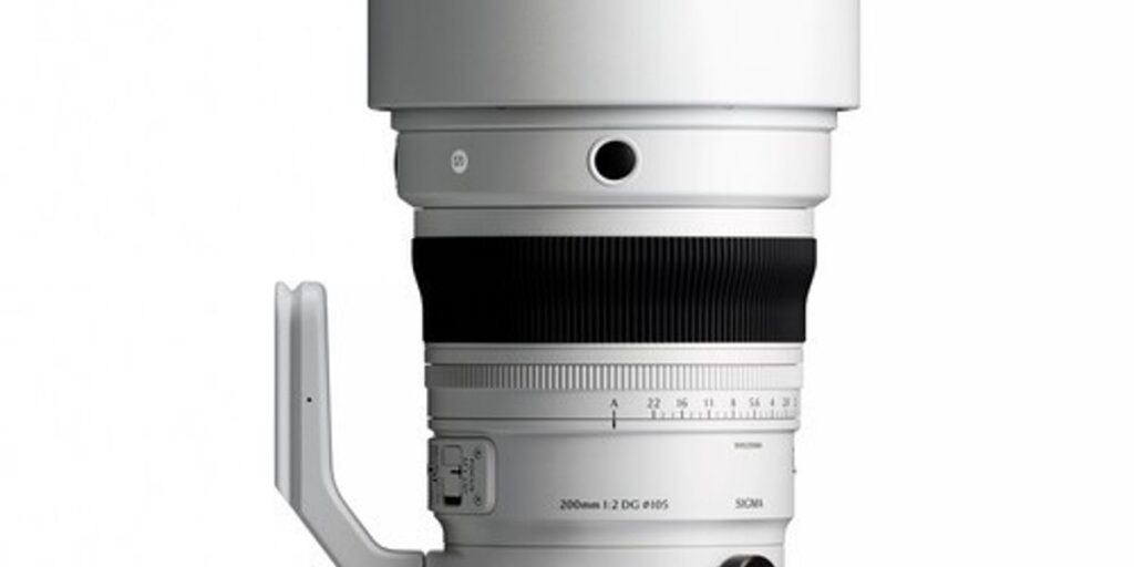 Sigma 200mm f/2 DG OS Sports Lens