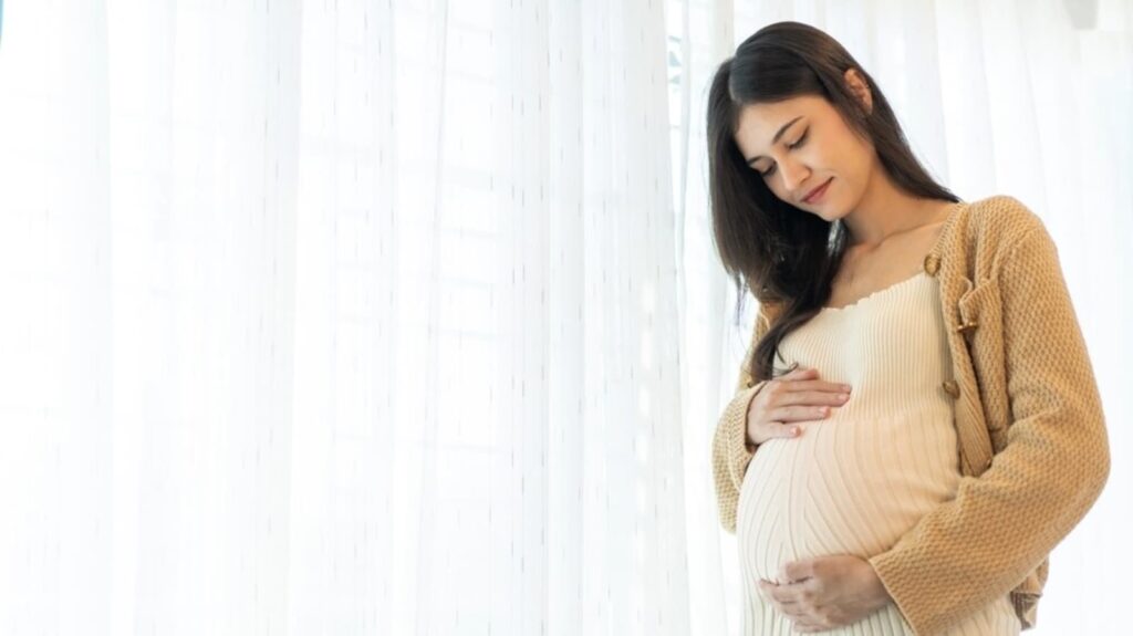 Want to lose pregnancy weight? Gynaecologist reveals 5 ‘simple, realistic’ tips to shed some kilos after childbirth | Health