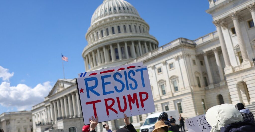 3 charts that explain the Democrats’ terrible approval ratings 3 charts that explain the Democrats’ terrible approval ratings