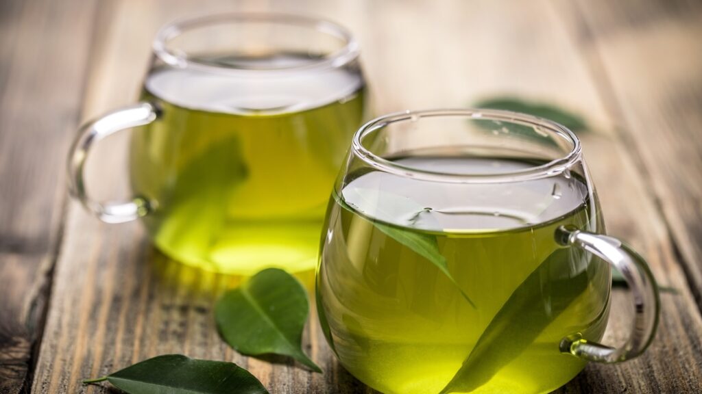 AIIMS gastroenterologist shares 5 science-backed breakfast foods that do not cause bloating or gas: Green tea to bananas