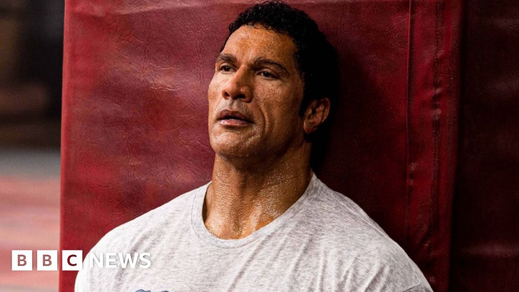 Dwayne Johnson tipped for Oscar for playing UFC fighter Mark Kerr in The Smashing Machine Dwayne Johnson tipped for Oscar for playing UFC fighter Mark Kerr in The Smashing Machine