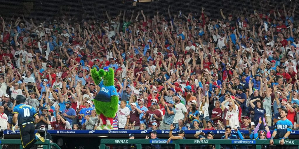 This Summer's Hottest Stadium Sensation: Fans Caught on Camera