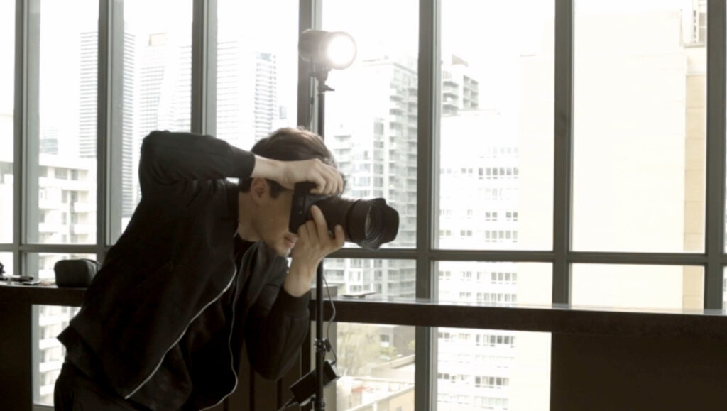 A One-Handed Flash Trick for Cleaner Shadows