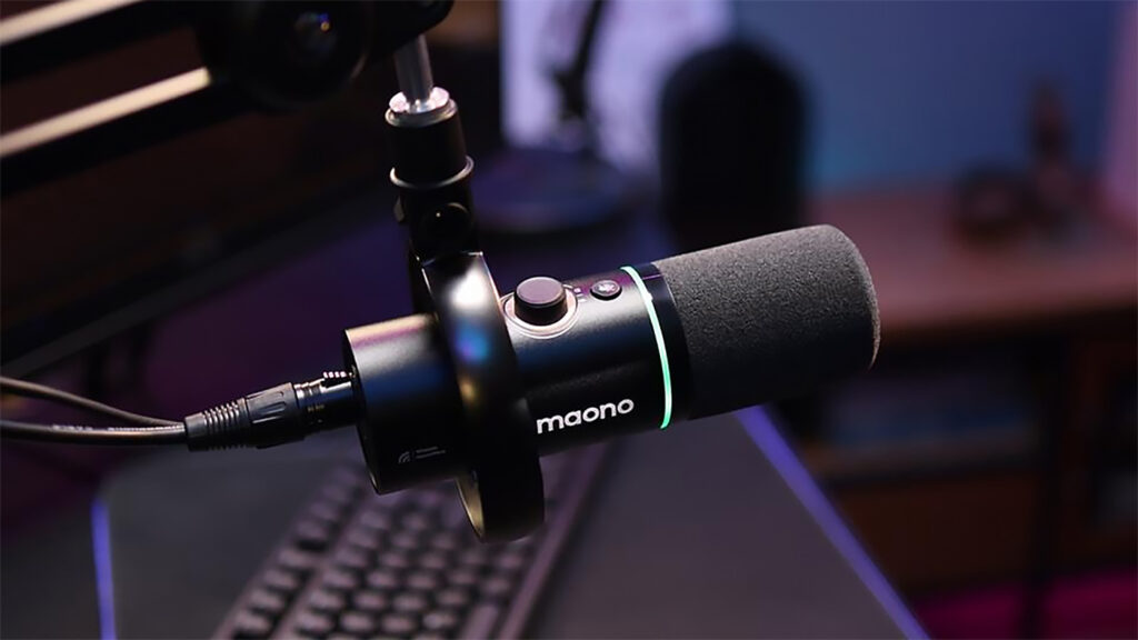 The Maono PD200W dynamic microphone offers XLR, USB and wireless connectivity