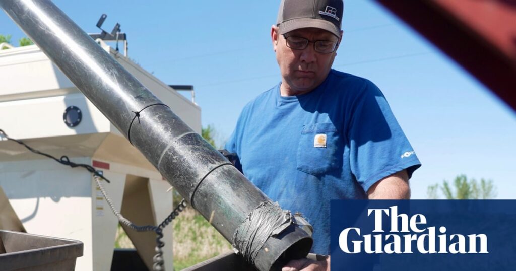 US farmers caught in Trump-China trade war – who’ll buy the soybeans? | Trump tariffs