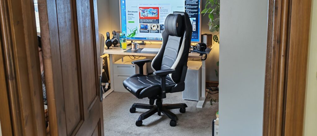 I’m not usually a fan of gaming chairs but this one is surprisingly great I'm not usually a fan of gaming chairs but this one is surprisingly great