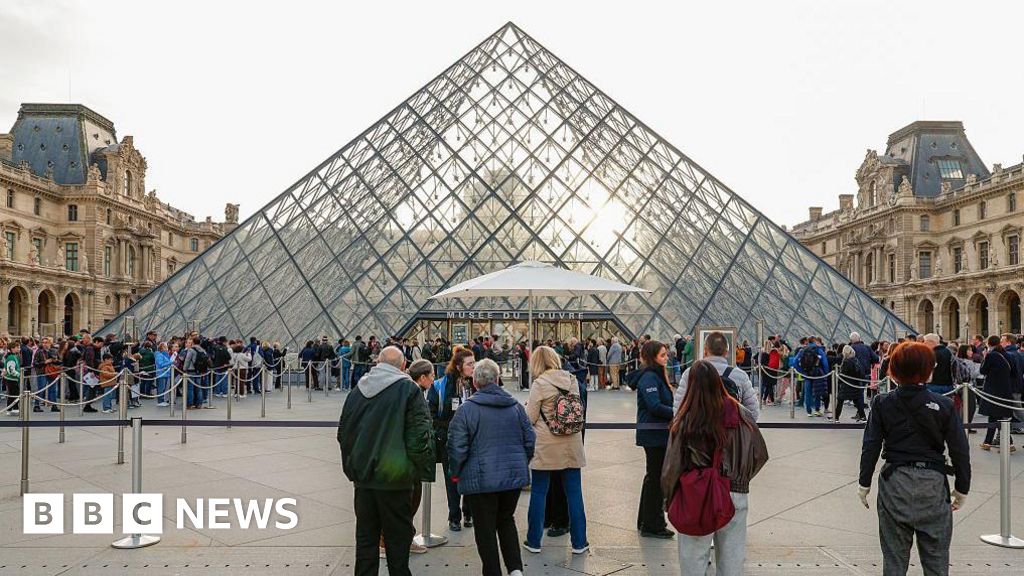 Louvre to hike ticket prices for most non-EU tourists by 45% Louvre to hike ticket prices for most non-EU tourists by 45%