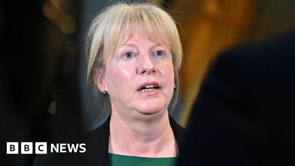 No changes to Scottish income tax plan, Shona Robison says No changes to Scottish income tax plan, Shona Robison says