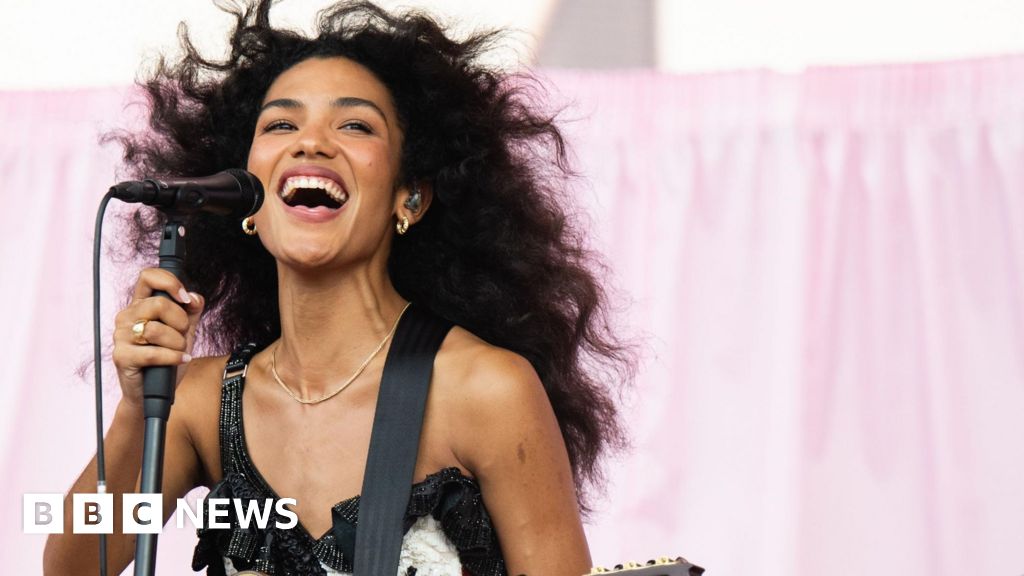 Olivia Dean wins refunds for fans after criticising Ticketmaster Olivia Dean wins refunds for fans after criticising Ticketmaster