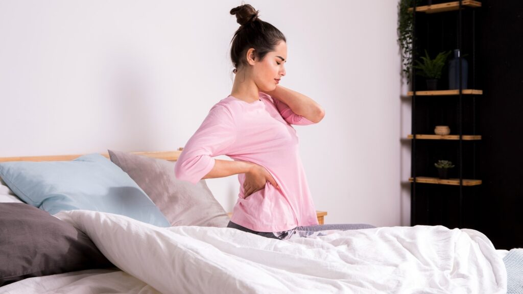 Pain physician shares 5 everyday habits that are damaging the spine and increasing risks of spinal damage Pain physician shares 5 everyday habits that are damaging the spine and increasing risks of spinal damage