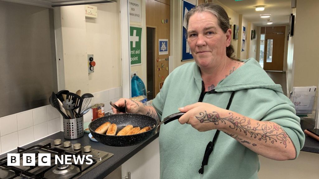 Sheffield breakfast club for parents helps with high cost of food Sheffield breakfast club for parents helps with high cost of food