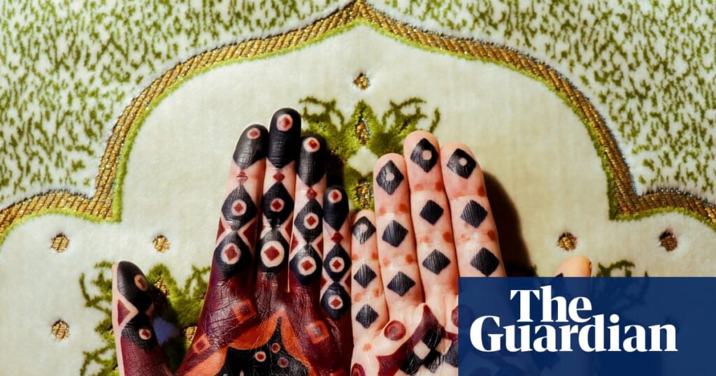 ‘A sign of who I am, right here on my hands’: meet the artists behind the new-school henna boom | Fashion ‘A sign of who I am, right here on my hands’: meet the artists behind the new-school henna boom | Fashion