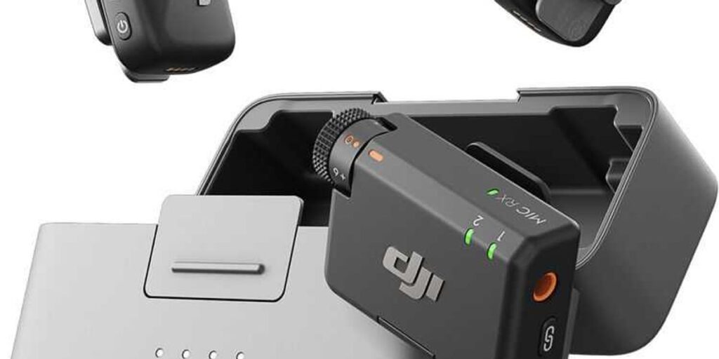 DJI Mic Mini 2-Person Compact Wireless Microphone System for Camera & Smartphone DJI Mic Mini 2-Person Compact Wireless Microphone System for Camera & Smartphone