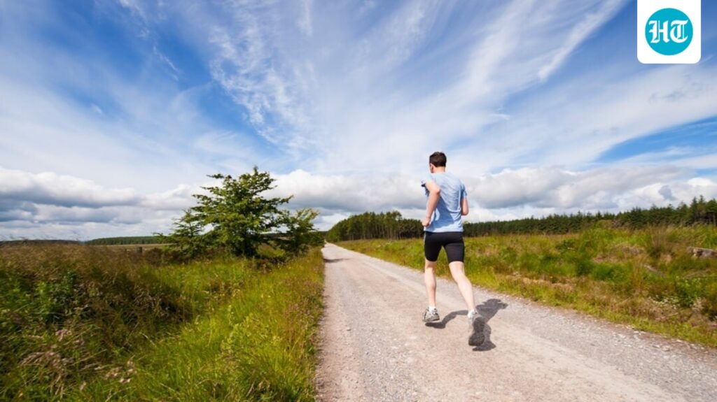 Doctor reveals 8 strange signs that indicate that you are healthy: You pee is light yellow, not clear Doctor reveals 8 strange signs that indicate that you are healthy: You pee is light yellow, not clear