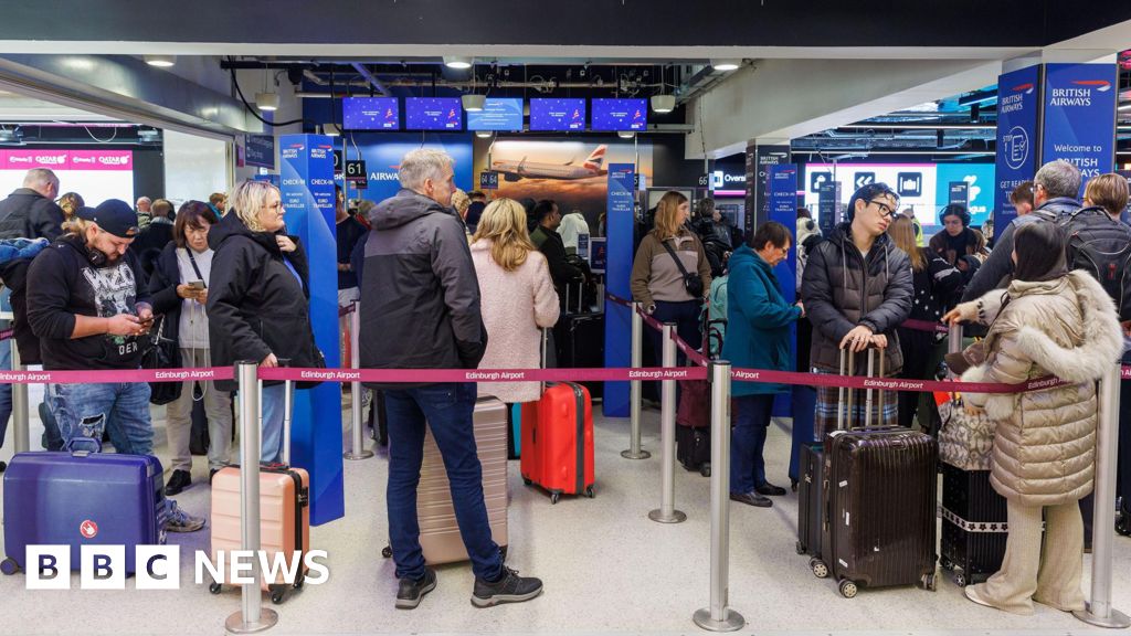 Flights resume at Edinburgh Airport after air traffic control outage Flights resume at Edinburgh Airport after air traffic control outage