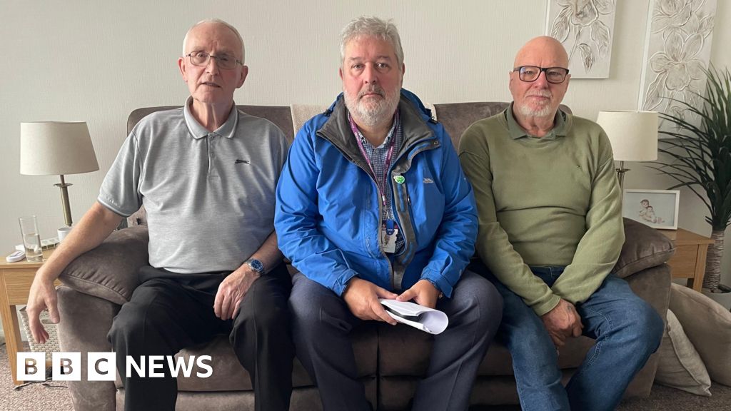 Pensioners in Walsall see energy bills ‘quadruple overnight’ Pensioners in Walsall see energy bills 'quadruple overnight'