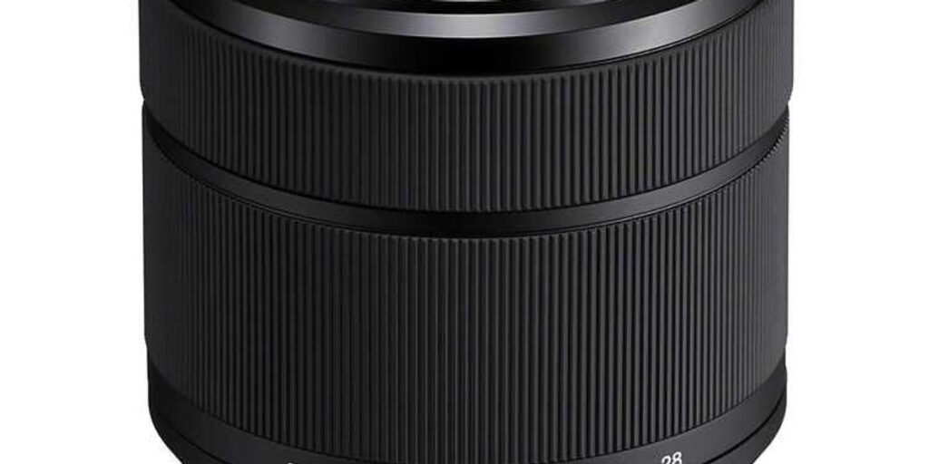 Sony FE 28-70mm f/3.5-5.6 OSS II Lens Sony FE 28-70mm f/3.5-5.6 OSS II Lens